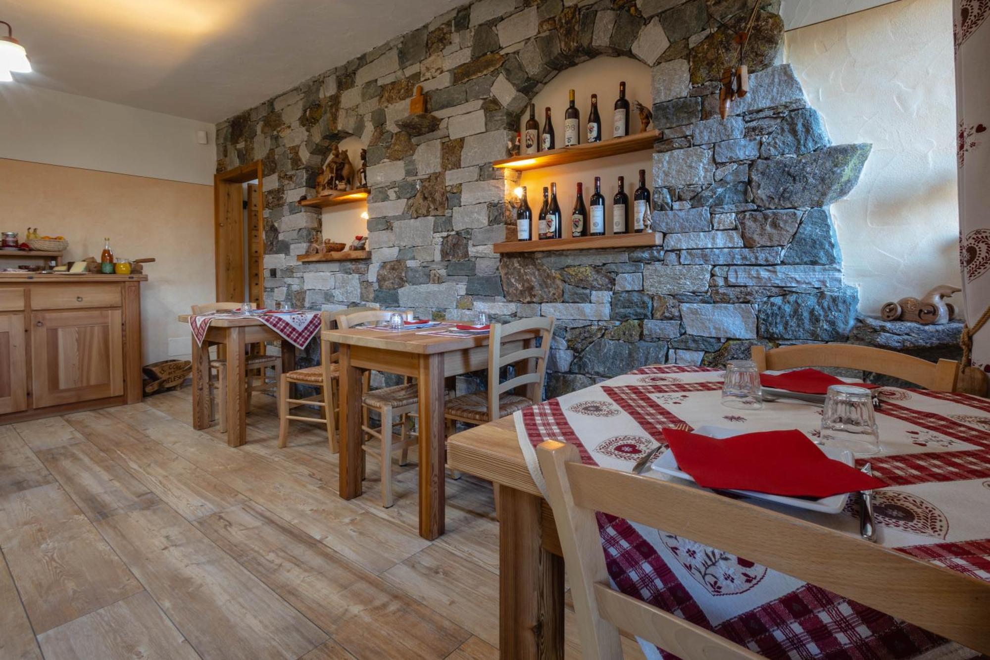 Le Coin Des Melezes - Nature & Trek - Camere In Baita Di Montagna Brusson Exteriör bild