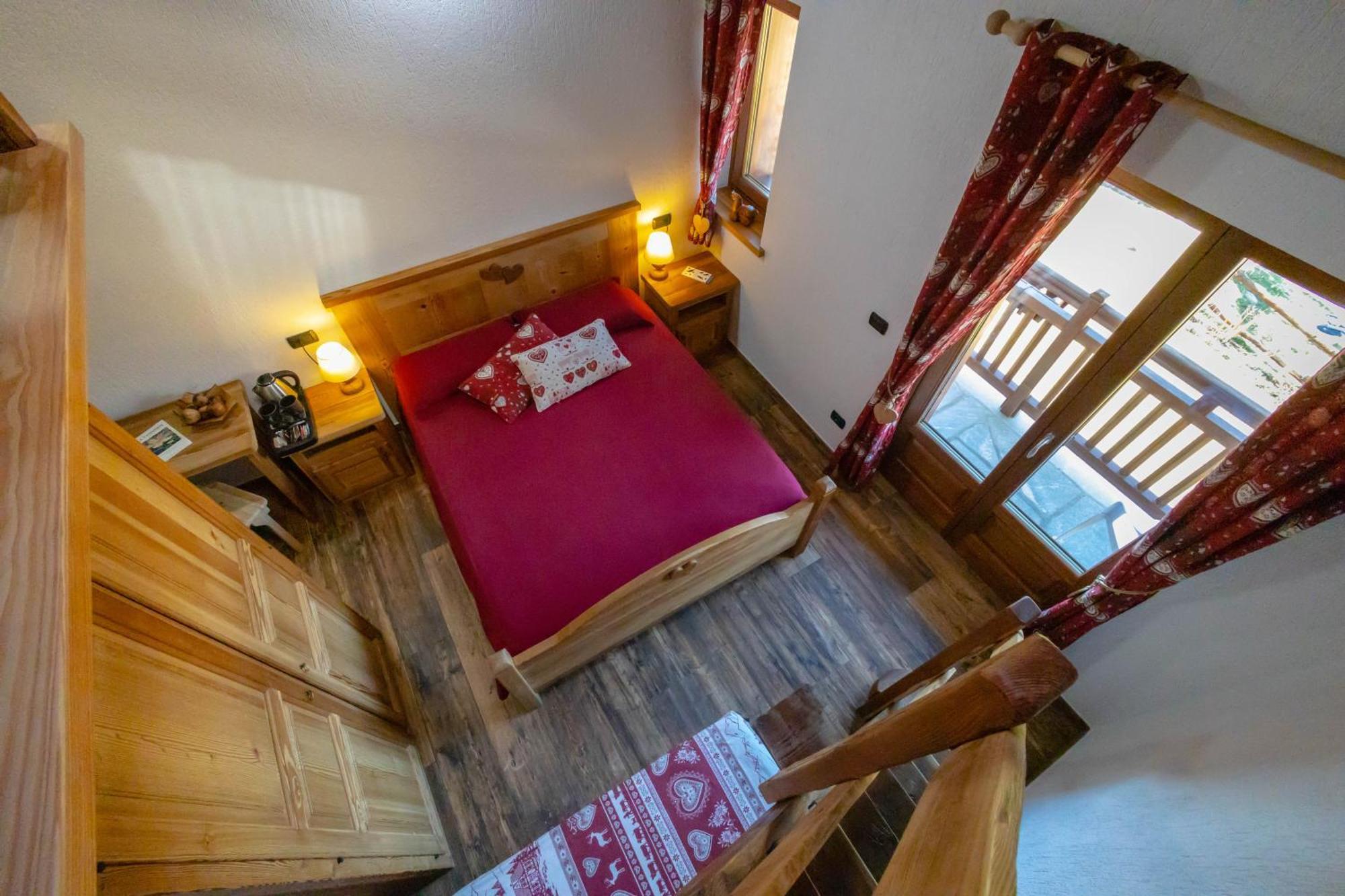 Le Coin Des Melezes - Nature & Trek - Camere In Baita Di Montagna Brusson Exteriör bild