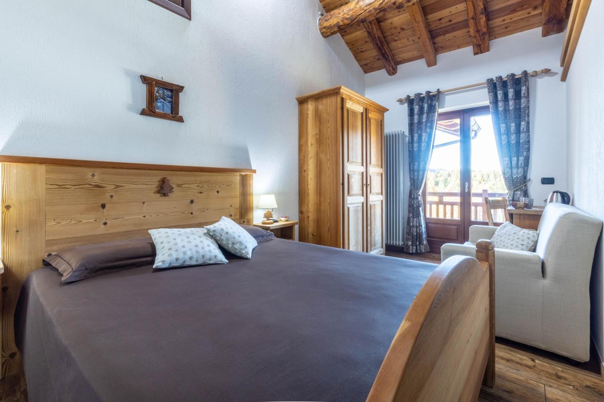 Le Coin Des Melezes - Nature & Trek - Camere In Baita Di Montagna Brusson Exteriör bild