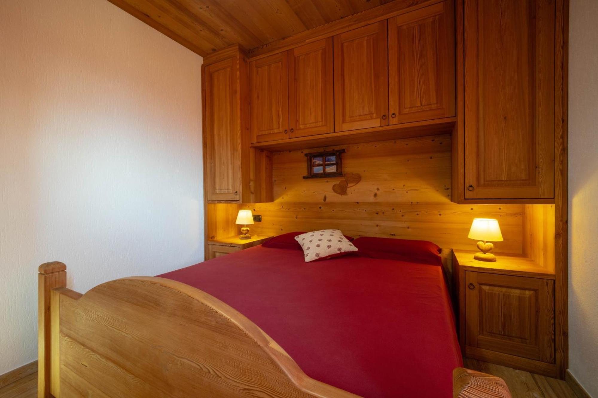 Le Coin Des Melezes - Nature & Trek - Camere In Baita Di Montagna Brusson Exteriör bild