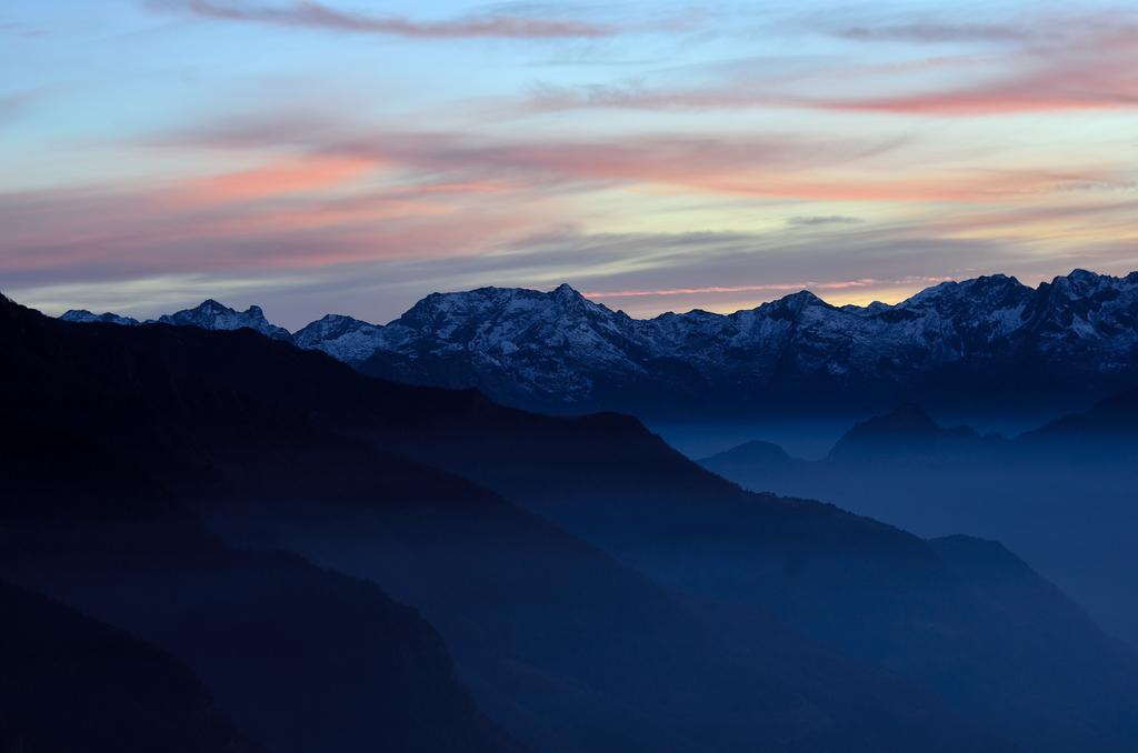Le Coin Des Melezes - Nature & Trek - Camere In Baita Di Montagna Brusson Exteriör bild